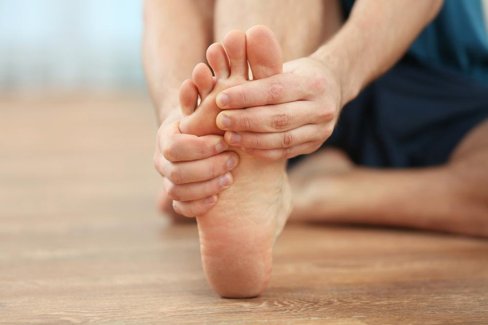 Peripheral neuropathy – Causes, symptoms, and treatment